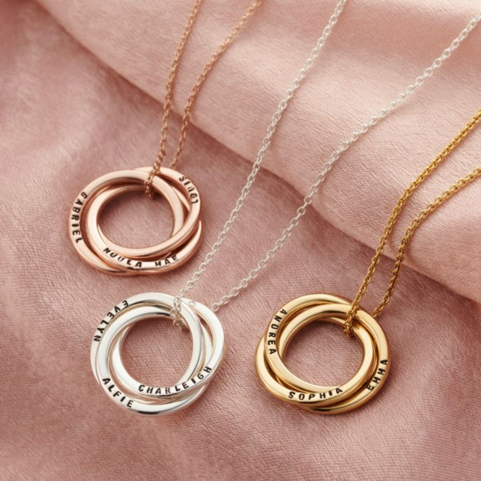 9ct White Gold and Diamond Personalised Family Name 3 Circles Necklace or  Pendant Three Rings up to 6 Names Engraved Gift for Mom Mum Her - Etsy